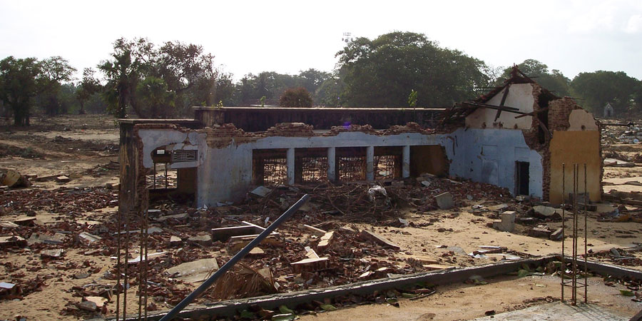 Photo, building damage at Kalmunai