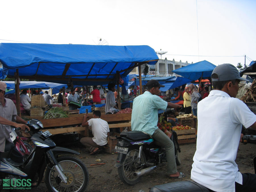 Photo in Banda Aceh, see caption above.