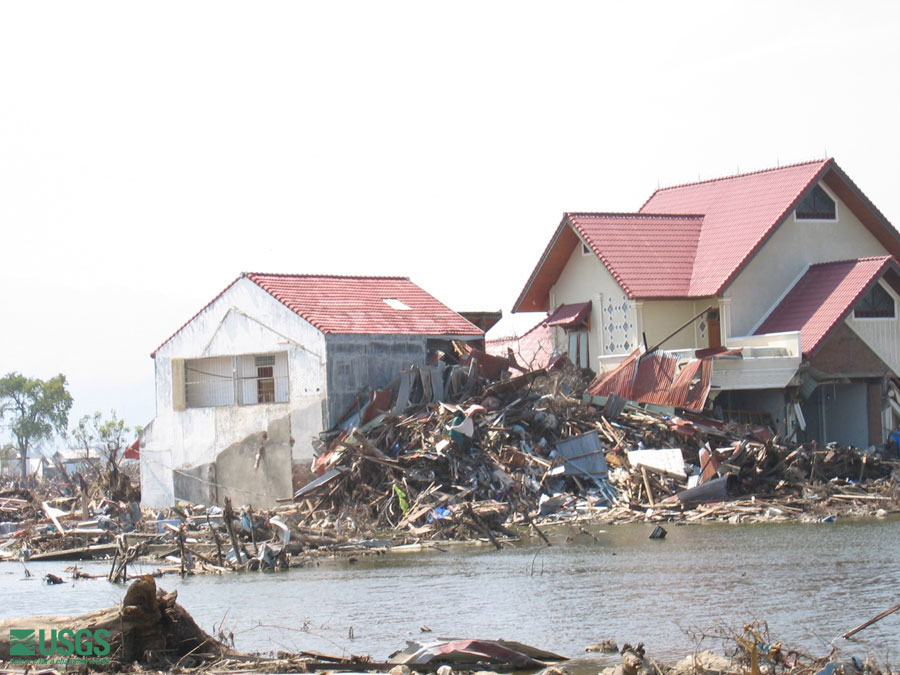 Photo in Banda Aceh, see caption above.