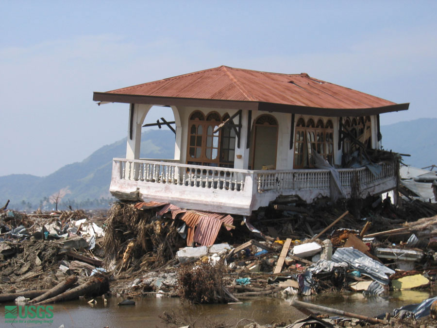 Photo in Banda Aceh, see caption above.