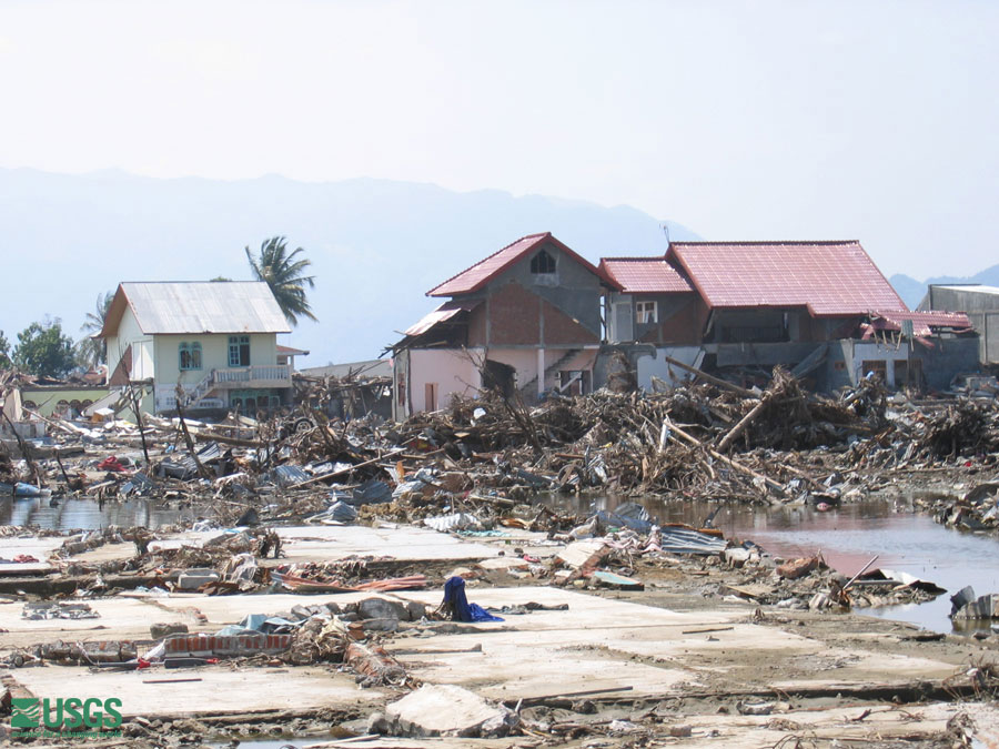 Photo in Banda Aceh, see caption above.