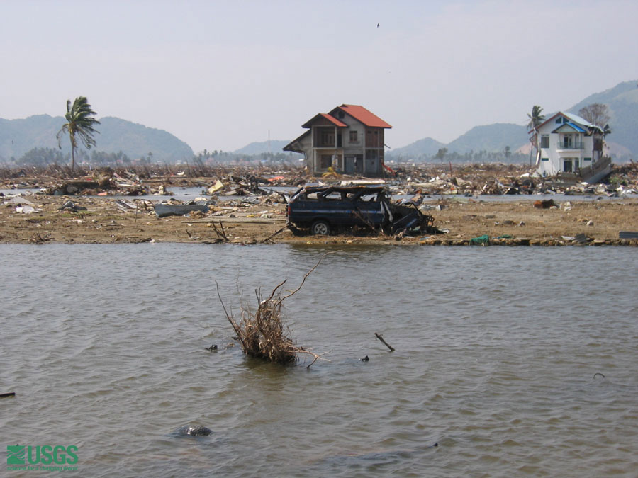 Photo in Banda Aceh, see caption above.