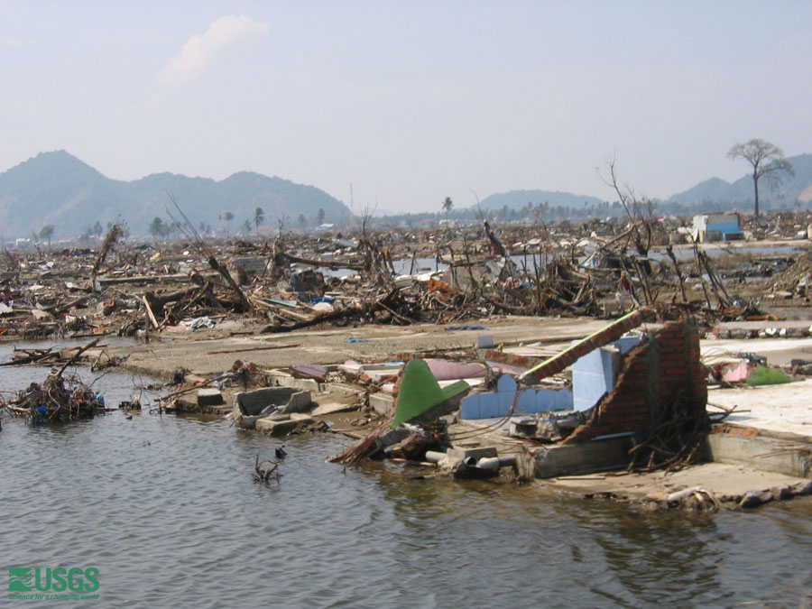 Photo in Banda Aceh, see caption above.