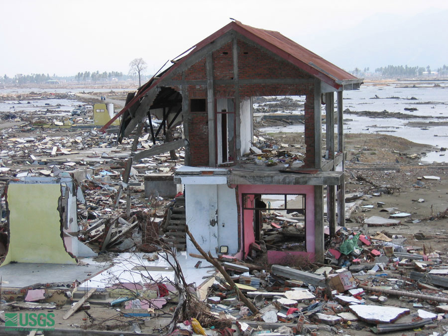 Photo in Banda Aceh, see caption above.