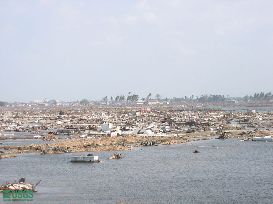 Photo in Banda Aceh, see caption above.