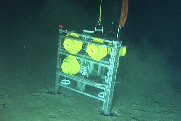 Photograph of deep-sea lander.