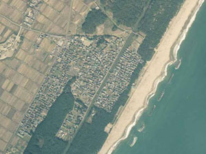 Aerial satellite image of Arahama Beach in 2010.